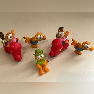 Vintage Lot of 5 Garfield and Odie Plastic Figures United Synd. 1978, 1981